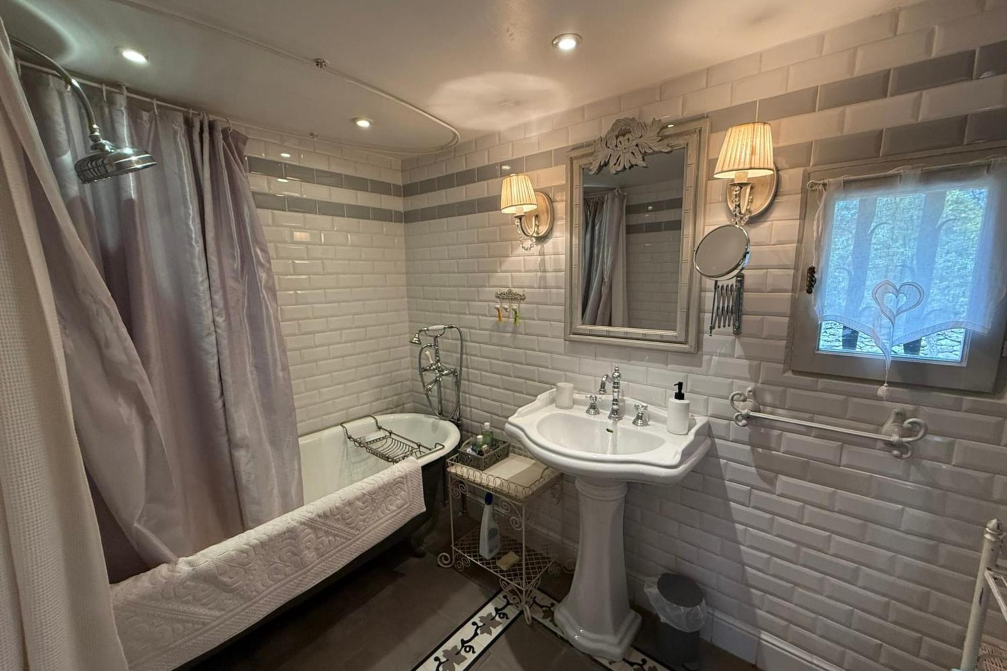 Beautiful Provencal Villa With Pool And Jacuzzi Lacoste  Eksteriør billede