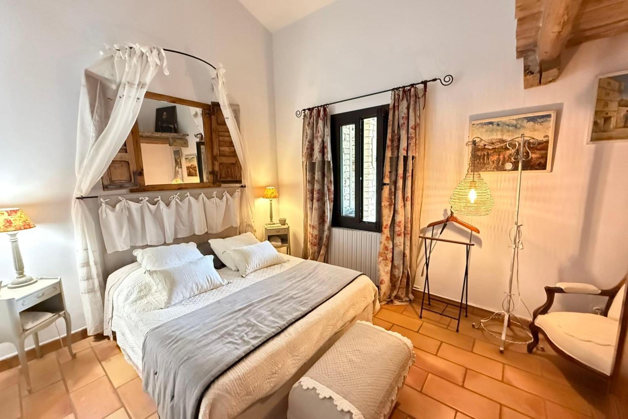 Beautiful Provencal Villa With Pool And Jacuzzi Lacoste  Eksteriør billede